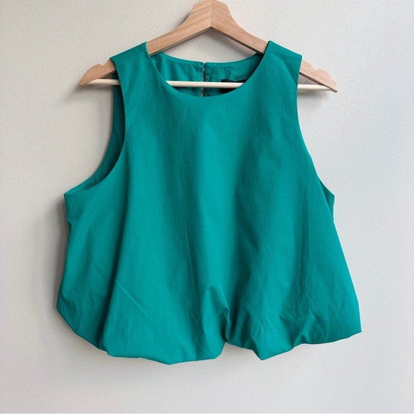 Banana Republic Vibrant Green Bubble-Hem Cropped Top - Picture 9 of 10